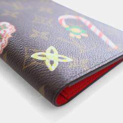 مملوكة مسبقًا Louis Vuitton Brown Monogram Christmas Passport Cover