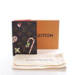 مملوكة مسبقًا Louis Vuitton Brown Monogram Christmas Passport Cover