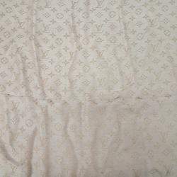 مملوكة مسبقًا Louis Vuitton Monogram Denim Shawl