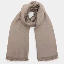 مملوكة مسبقًا Louis Vuitton Beige Silk and Wool Logomania Shine Scarf