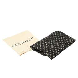 مملوكة مسبقًا Louis Vuitton Black Logo Monogram Lurex Silk So Glitter Stole