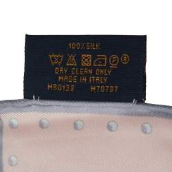 مملوكة مسبقًا وشاح لوي فيتون حرير وردي