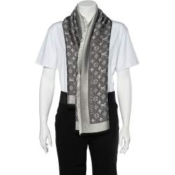 مملوكة مسبقًا Louis Vuitton Black Monogram Silk & Wool Denim Shawl