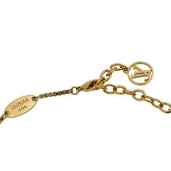 مملوكة مسبقًا قلادة لوي فيتون أل ڨي سبيدي دلاية لؤلؤ صناعي ومعدن ذهبي اللون