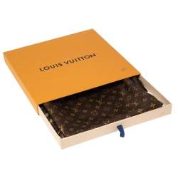 مملوكة مسبقًا Louis Vuitton Monogram Brown Trunks Silk Square Scarf