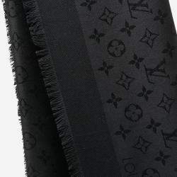 مملوكة مسبقًا Louis Vuitton Black Monogram Silk Wool Shawl