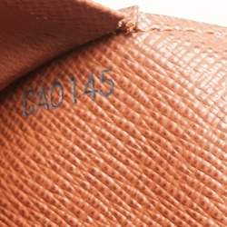 مملوكة مسبقًا Louis Vuitton Monogram Canvas Passport Cover