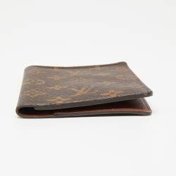 مملوكة مسبقًا Louis Vuitton Monogram Canvas Passport Cover