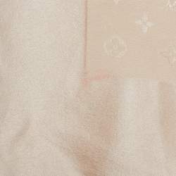 مملوكة مسبقًا Louis Vuitton Beige Monogram Monaco Silk Scarf