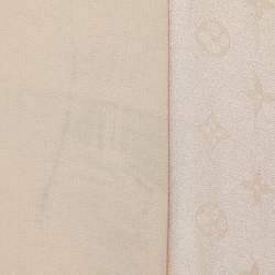 مملوكة مسبقًا Louis Vuitton Beige Monogram Monaco Silk Scarf