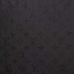 Châle monogram silk scarf Louis Vuitton Black in Silk - 20897329