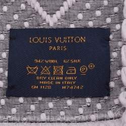 Pre Owned Louis Vuitton Pearl Grey Wool Logomania Shine Scarf