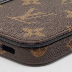 Louis Vuitton Monogram Canvas iPhone 14 Pro Folio Case