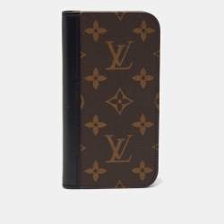 Louis Vuitton Monogram Canvas iPhone 14 Pro Folio Case