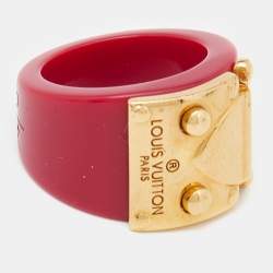 مملوكة مسبقًا Louis Vuitton Fuchsia Resin Lock Me Gold Tone Ring Size 53/M