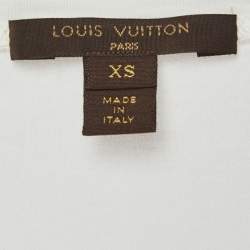 مملوكة مسبقًا تي شيرت لوي فيتون أبيض بأكمام قصيرة مقاس صغير جداً - إكس سمول