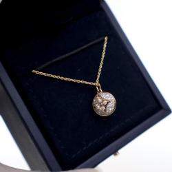 مملوكة مسبقًا Louis Vuitton 18K Yellow Gold Diamond Blossom Pendant Chain Necklace