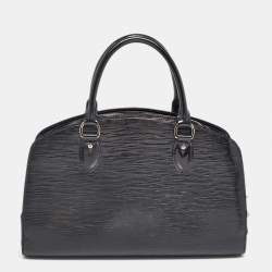 مملوكة مسبقًا Louis Vuitton Black Electric Epi Leather Pont Neuf PM Bag
