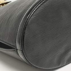 Pre Owned Louis Vuitton Black Epi Leather Cluny Bucket Bag