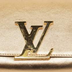 Pre Owned حقيبة كلتش لوي فيتون لويز جلد لامعة باودر بيج