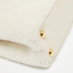 Pre Owned Louis Vuitton Blanc Shearling and Taurillon Leather Capucines BB Bag