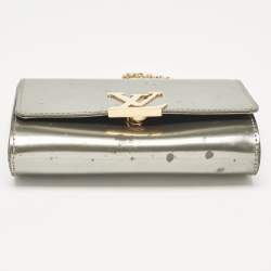 Pre Owned Louis Vuitton Givre Vernis Louise PM NM Chain Clutch
