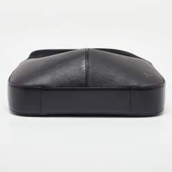 مملوكة مسبقًا Louis Vuitton Black Epi Leather Reverie Bag