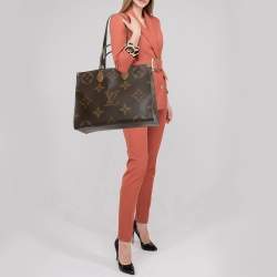 مملوكة مسبقًا Louis Vuitton Monogram Reverse Giant Canvas OnTheGo GM Bag