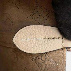 مملوكة مسبقًا Louis Vuitton Monogram Mahina Blossom Galet PM Bag