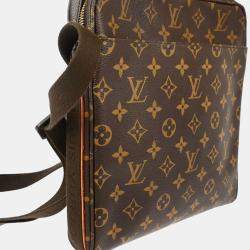 Louis Vuitton Monogram Trotteur Beaubourg Shoulder Bag