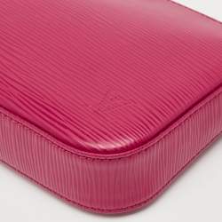مملوكة مسبقًا Louis Vuitton Fuchsia Epi Leather Pochette Accessoires Bag