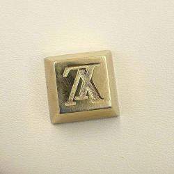 Pre Owned Louis Vuitton Blanc Suhali Leather PM Lock It 