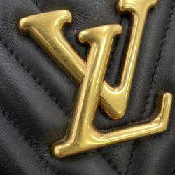 Pre Owned Louis Vuitton Noir Calf Leather New Wave Chain Tote Bag