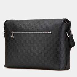 Pre Owned Louis Vuitton Black Damier Infini Discovery Messenger MM