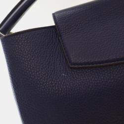 Louis Vuitton Capucines MM Blue Taurillon Leather Shoulder Bag
