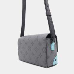 Louis Vuitton Shoulder Bag Monogram Eclipse Reverse Steamer Wearable Wallet