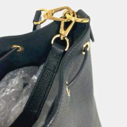  Louis Vuitton Lock Me Noir Leather Bucket Drawstring Handbag  