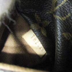 Pre Owned Louis Vuitton Totally MM Brown Monogram Canvas Tote Bag