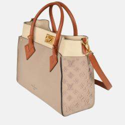 Pre Owned Louis Vuitton On My Side MM Beige Leather Handbag