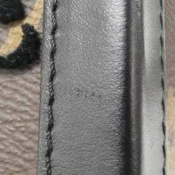 Pre Owned حقيبة لويس فويتون مونوجرام توفتاج عمودية ناعمة كتف