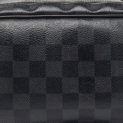 مملوكة مسبقًا Louis Vuitton Damier Graphite Canvas Dopp Kit Toilet Pouch