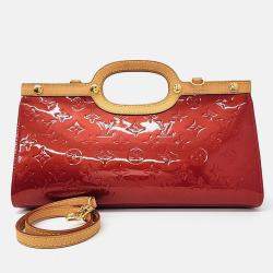 مملوكة مسبقًا Louis Vuitton Red Patent Leather Vernis Roxbury Drive Bag