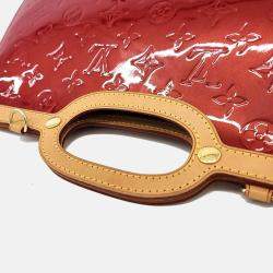 مملوكة مسبقًا Louis Vuitton Red Patent Leather Vernis Roxbury Drive Bag
