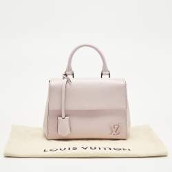 مملوكة مسبقًا Louis Vuitton Guimauve Epi Leather Cluny Mini Bag
