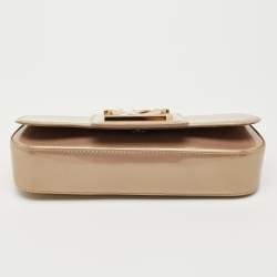 Pre Owned Louis Vuitton Beige Poudre Vernis Sobe Clutch