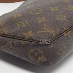 مملوكة مسبقًا حقيبة اكسسوارات بوشت لويس فيتون كانفاس مونوغرام