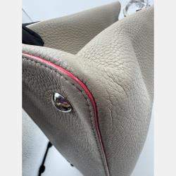 Pre Owned Louis Vuitton grey Leather Capucines MM Bag