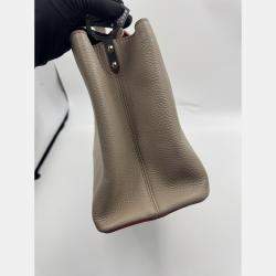 Pre Owned Louis Vuitton grey Leather Capucines MM Bag