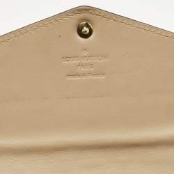 Pre Owned Louis Vuitton Blanc Corail Monogram Vernis Sarah Wallet