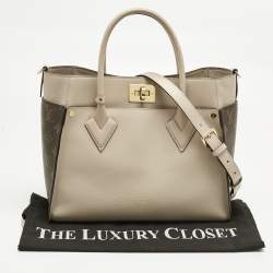 مملوكة مسبقًا حقيبة يد توتس لويس فيتون أون ماي سايد جلد غريج وكانفاس مونوغرام بحجم وسط